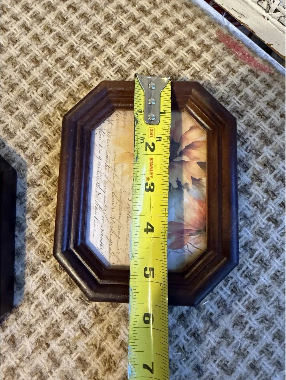 Set Of 2 Vintage wood frames with sun flower prints. 3x5, can be changed out